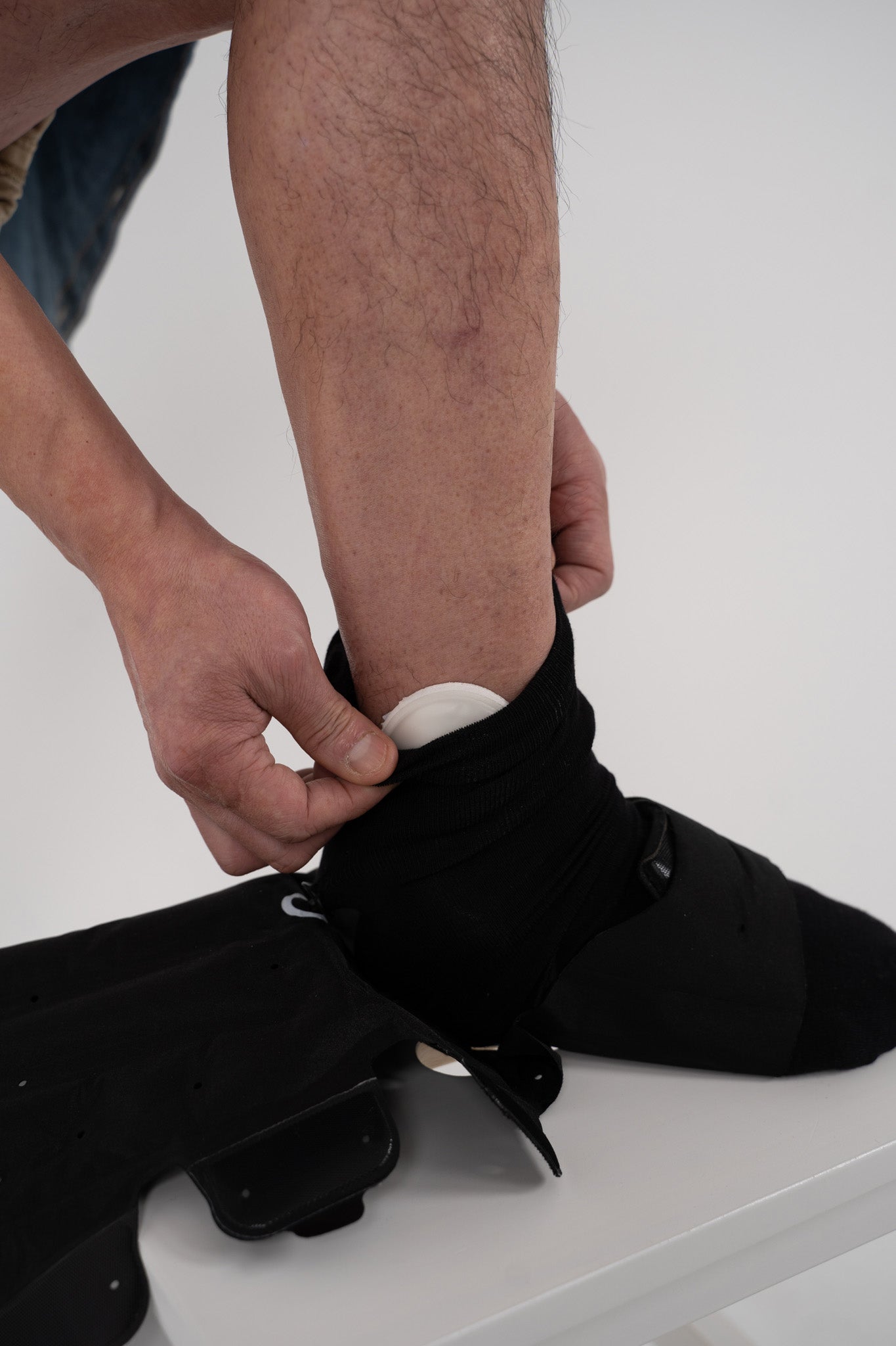 medium crescent aerobolster for use under leg compression aero-wrap